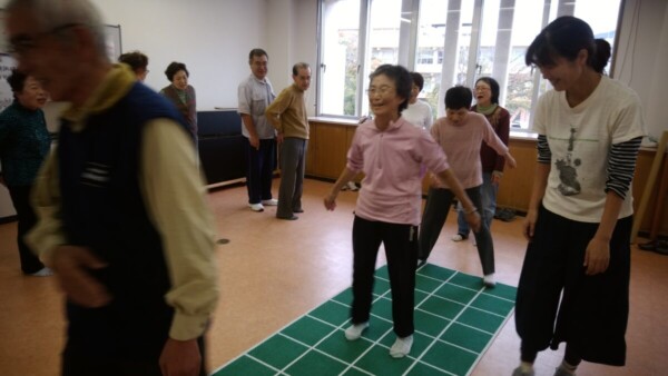 3/30（月）　　　　　　　　　　　　　　　　　　　　　　　　　　　第①講師：中井事務長（おおたか診療所）「安心して医療を受けられる社会に」　　　　　　　　　　　　　　　　　　　　　　　　　　　第②講師：藤貞事務長（米子診療所）「スクエアステップ体操」